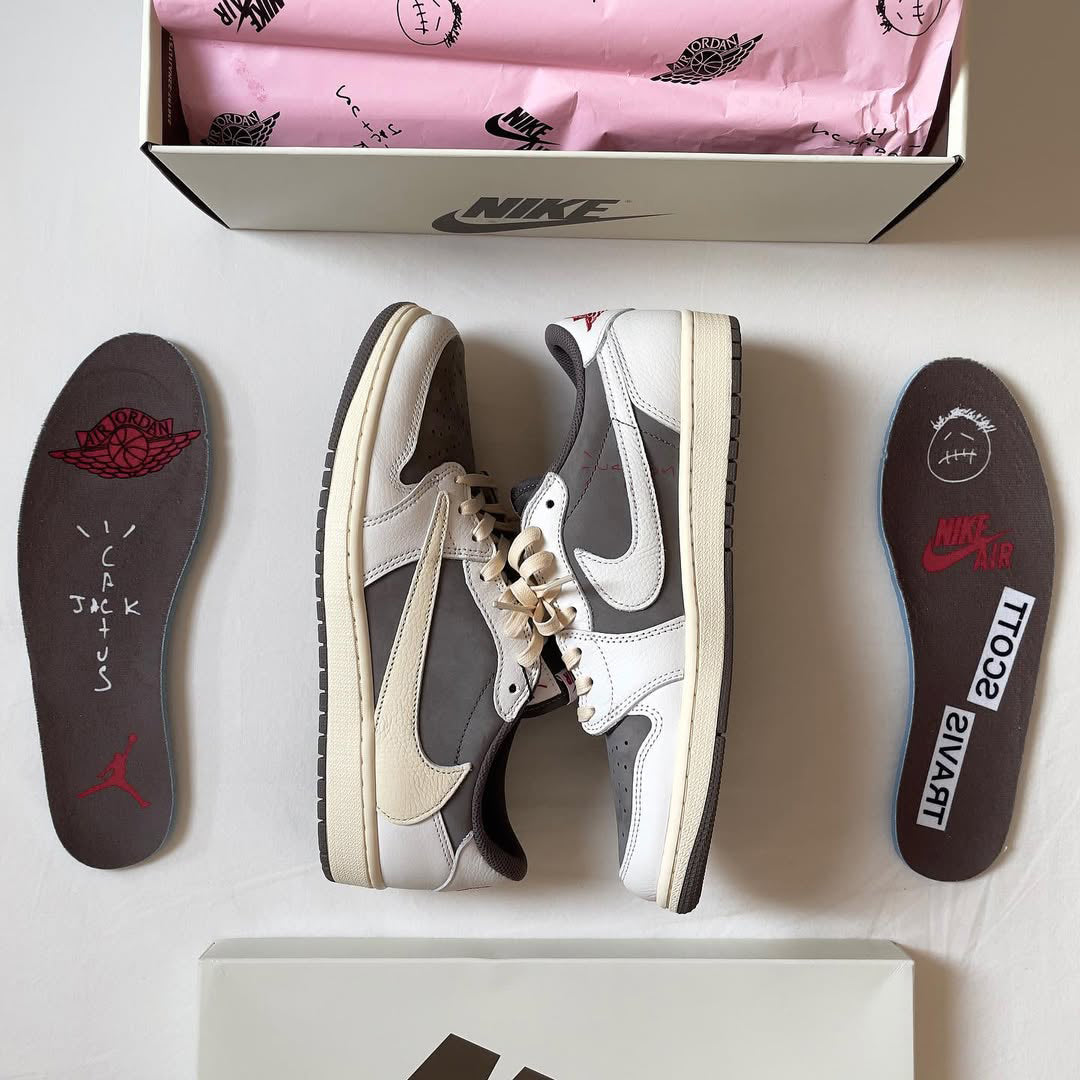 Air Jordan 1 Low Travis Scott kengät