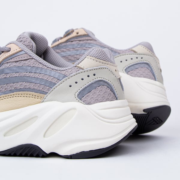 Adidas Yeezy Boost 700 V2 Cream, Cream/Cream/Cream (GY7924)