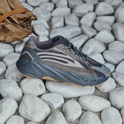 Adidas Yeezy Boost 700 V2 Geode, Geode/Geode/Geode (EG6860)