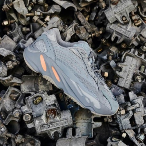 Adidas Yeezy Boost 700 V2 Inertia, Inertia/Inertia/Inertia (FW2549)