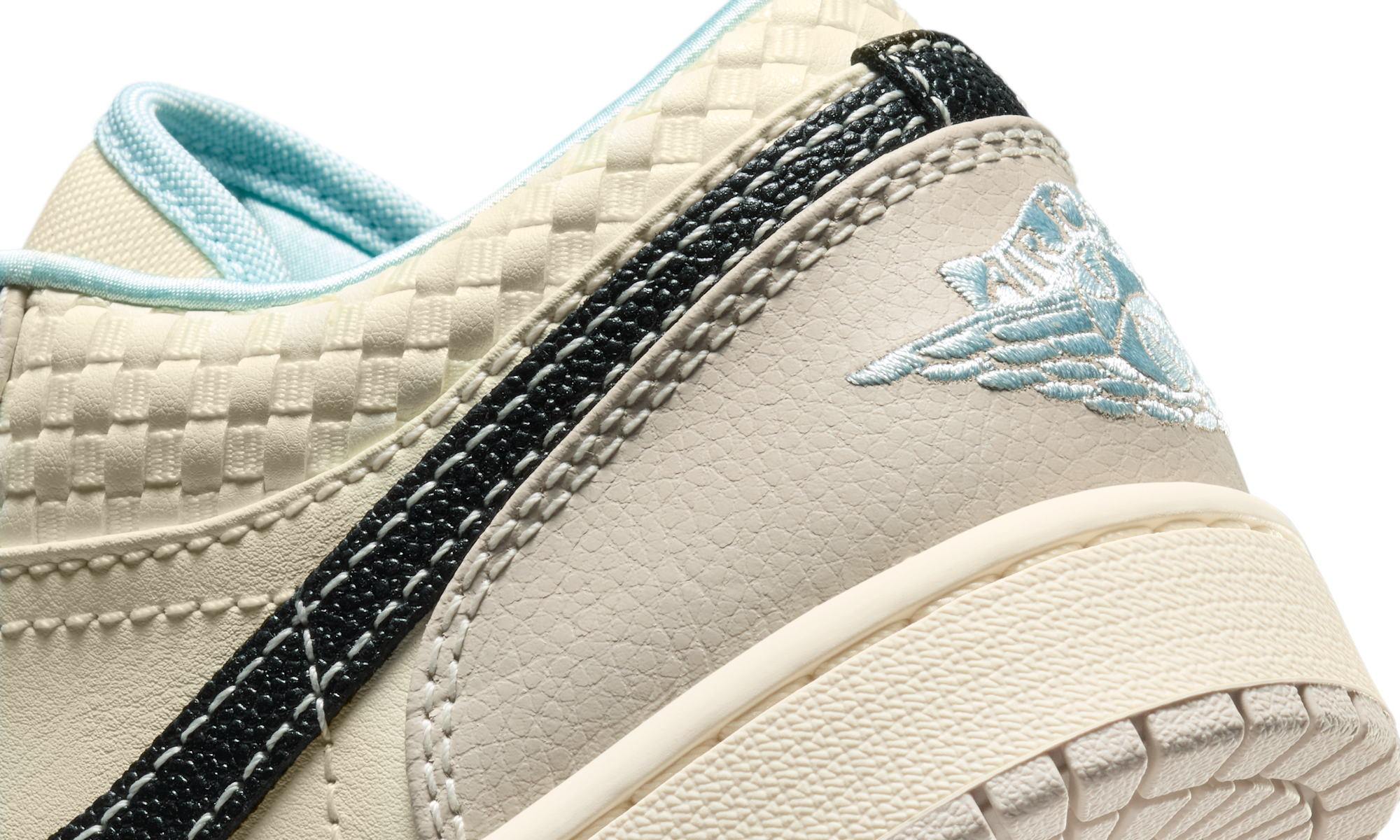 Air Jordan 1 Low SE Sanddrift Glacier Blue