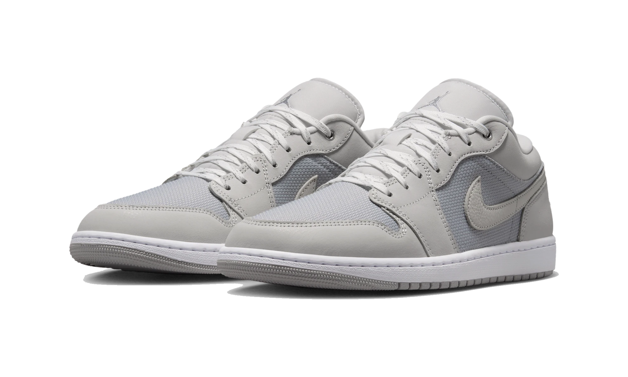Air Jordan 1 Low SE Soft Pearl Light Smoke Grey