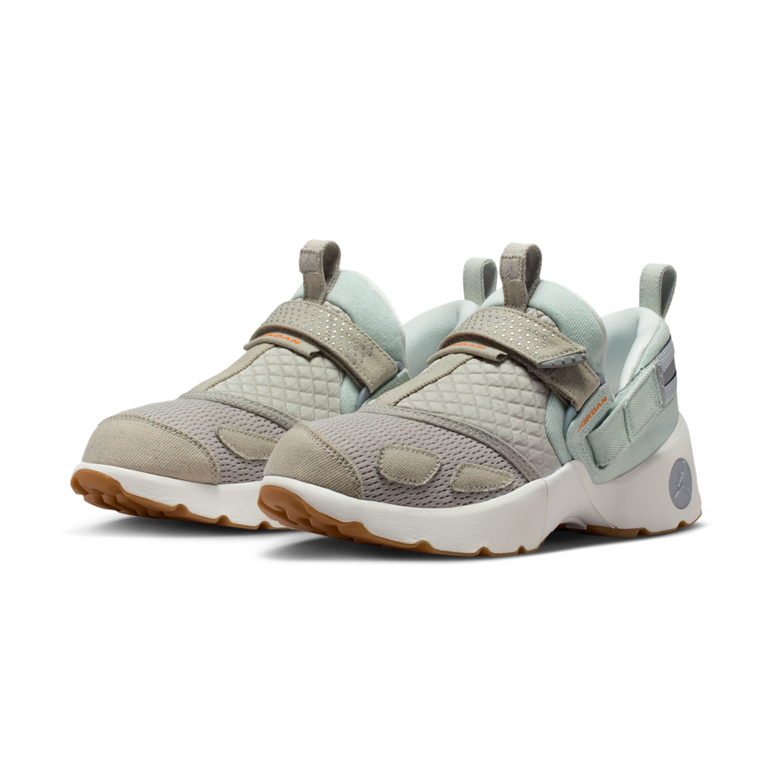 Air Jordan Trunner LX Corduroy White Bright Ceramic Gum, Multi-Color/Summit White/Gum Medium Brown/Bright Ceramic (IM6661-981)