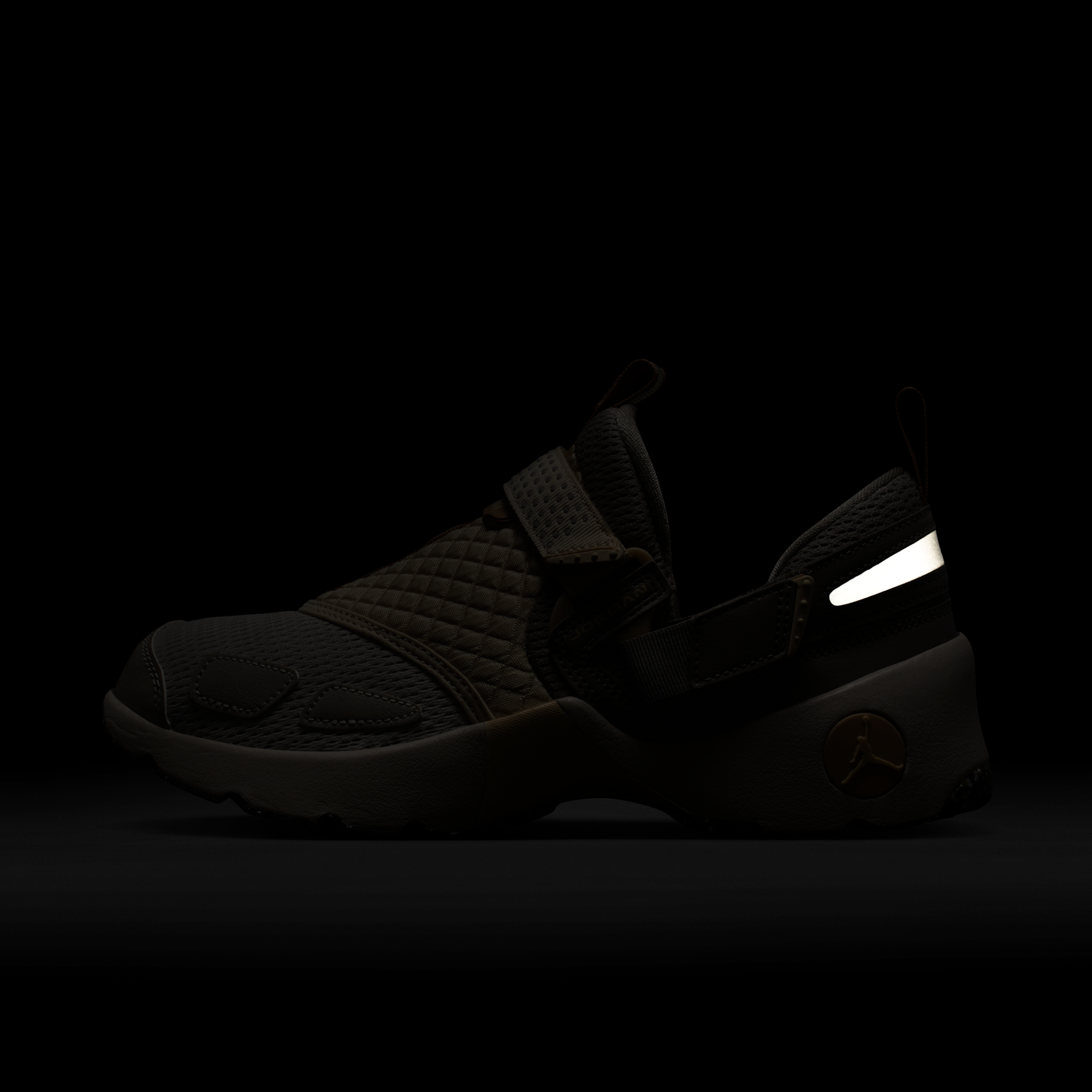 Air Jordan Trunner LX Light Iron Ore Enigma Stone