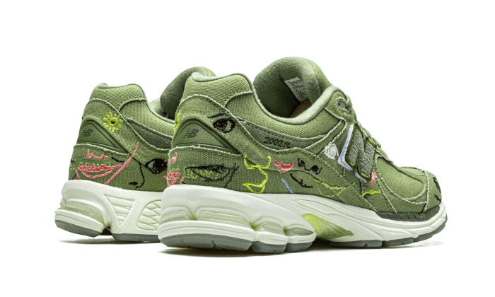 New Balance 2002R Bryant Giles What Now?, Iguana/Capulet Olive (M2002RAG)
