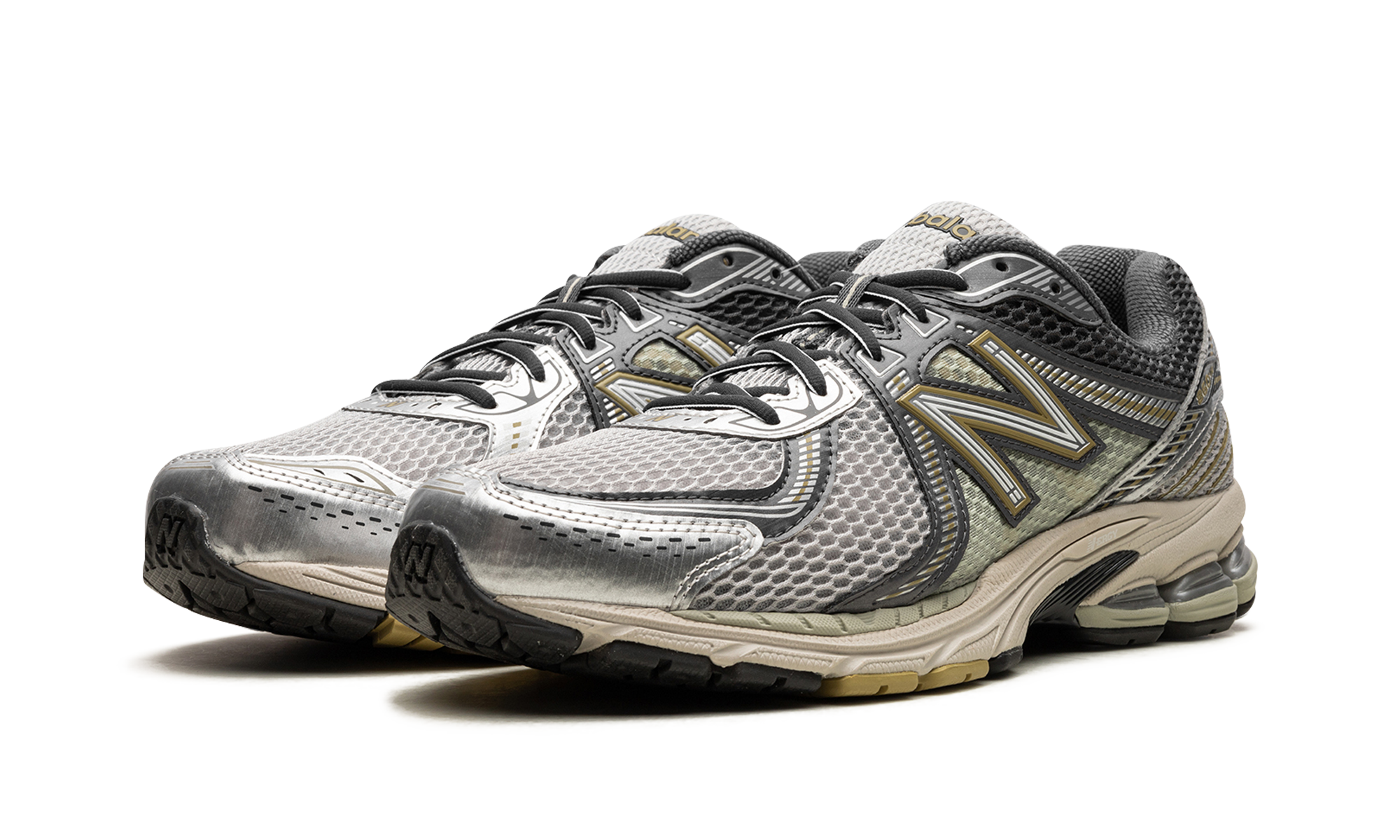New Balance 860v2 Earth