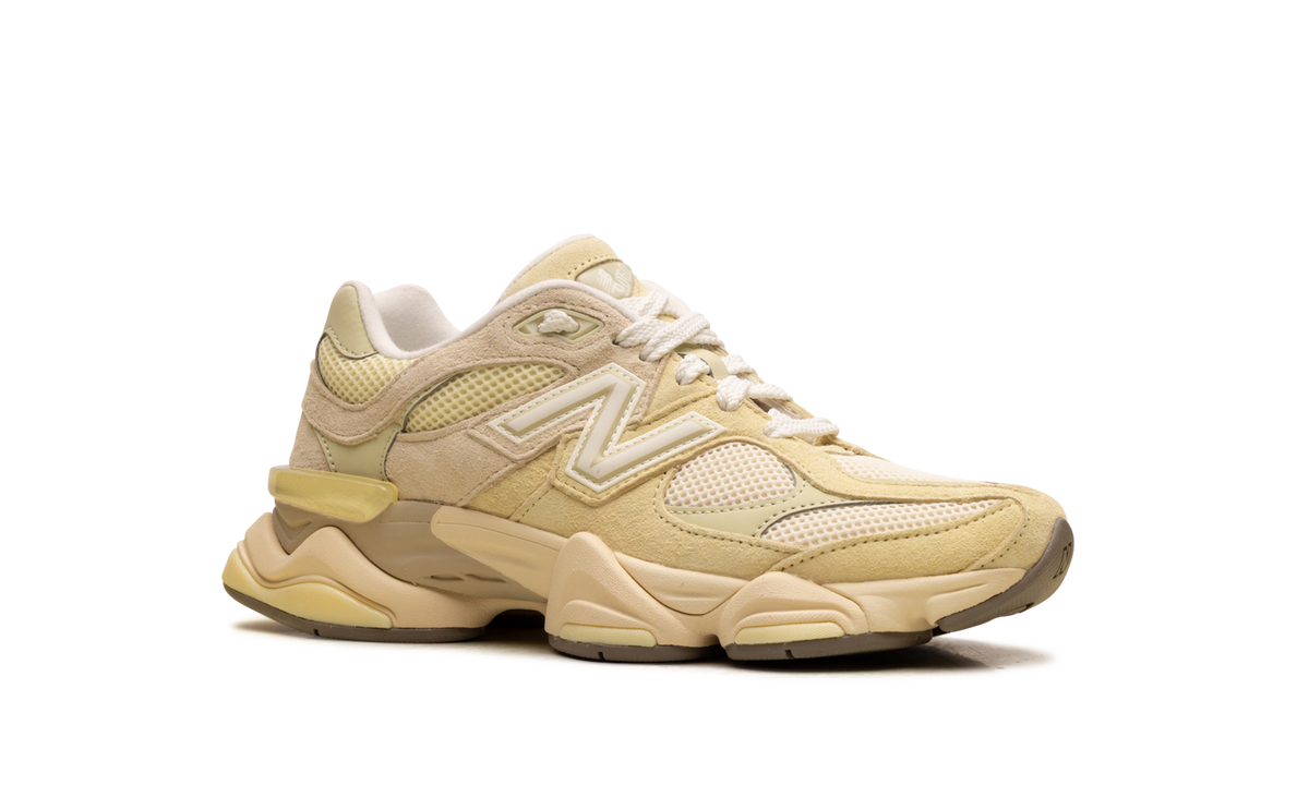 New Balance 9060 Parchement