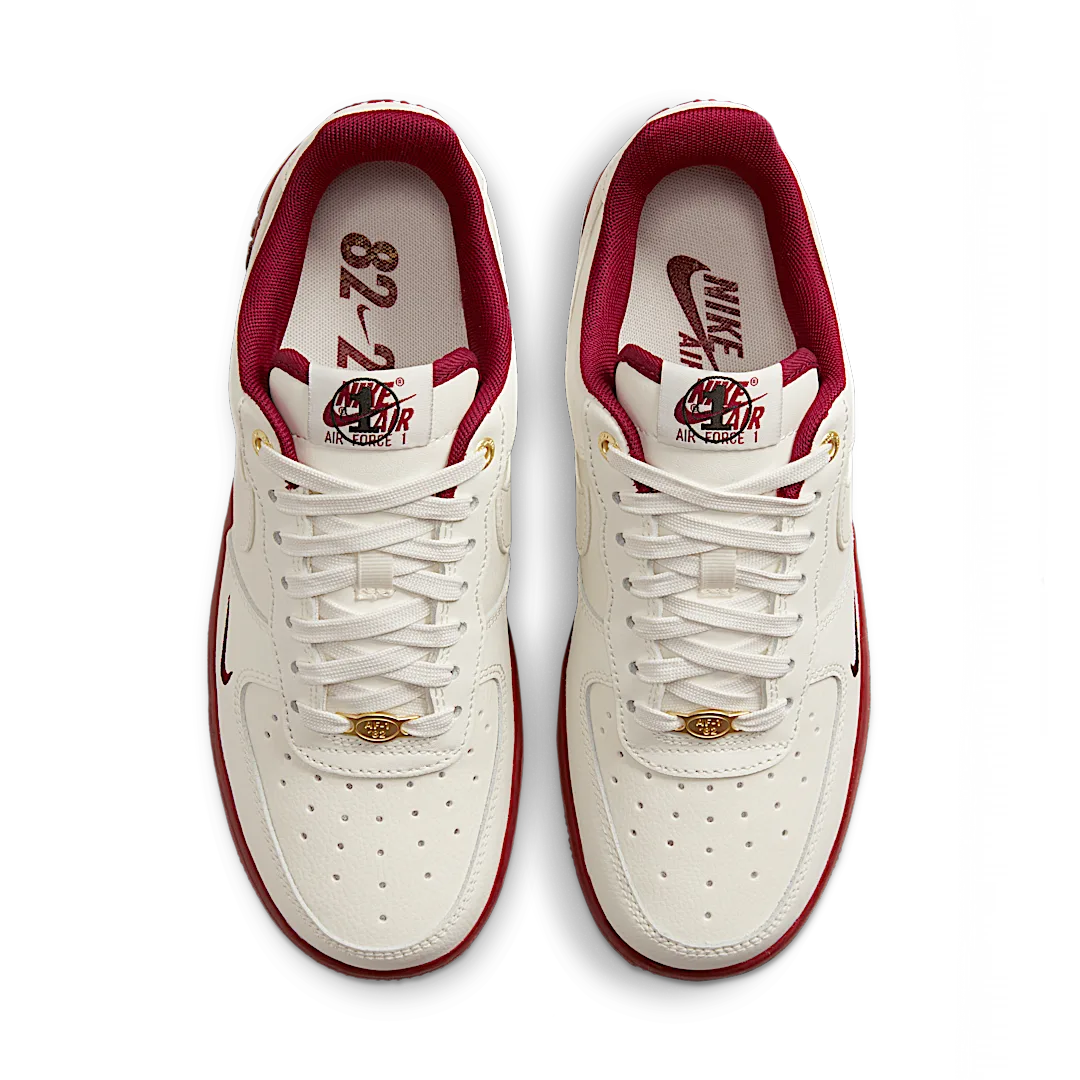 Nike Air Force 1 Low '07 SE 40th Anniversary Edition Sail Team Red, Sail/Metallic Gold/Black/Team Red (DQ7582-100)