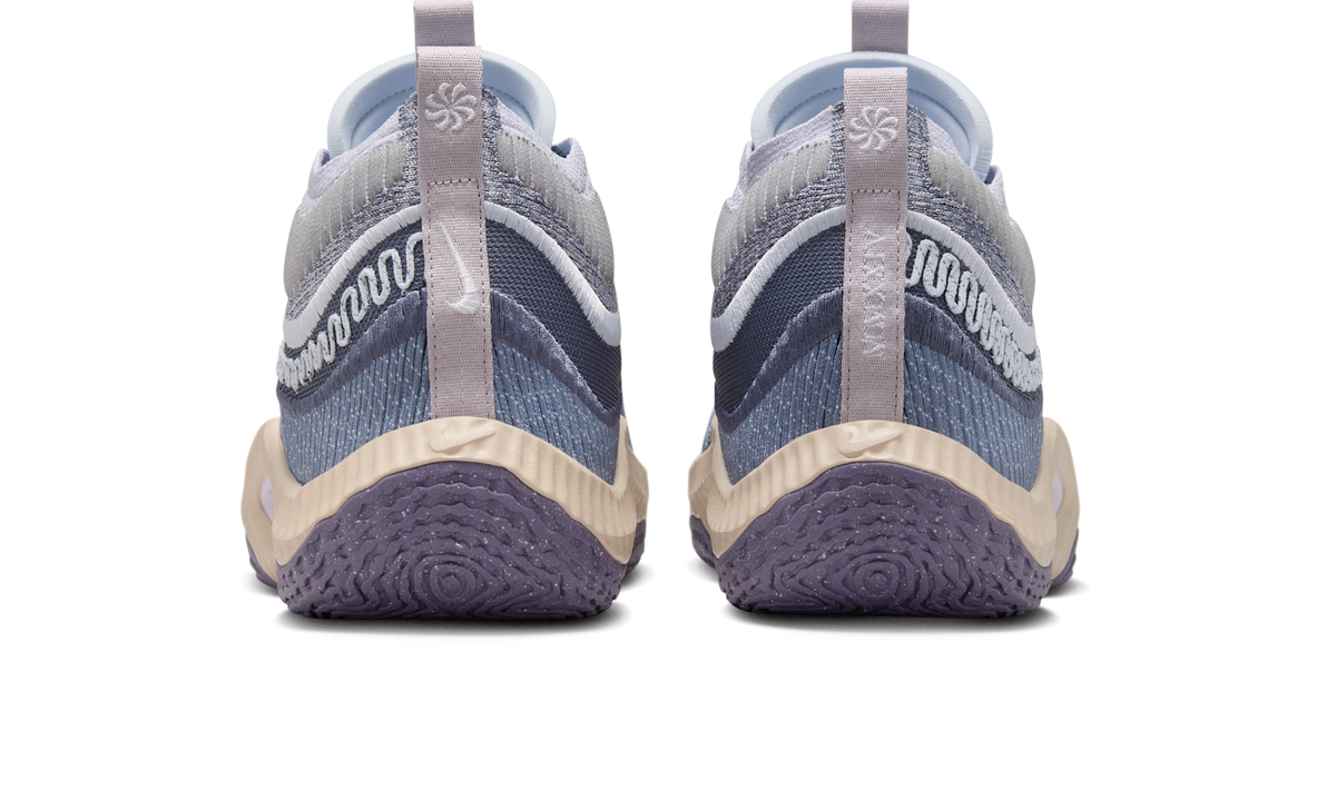 Nike Cosmic Unity 3 Be True To Her School