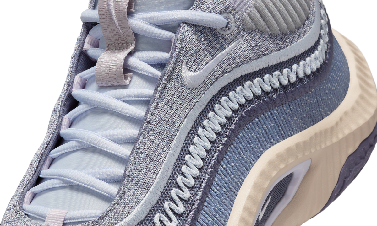 Nike Cosmic Unity 3 Be True To Her School