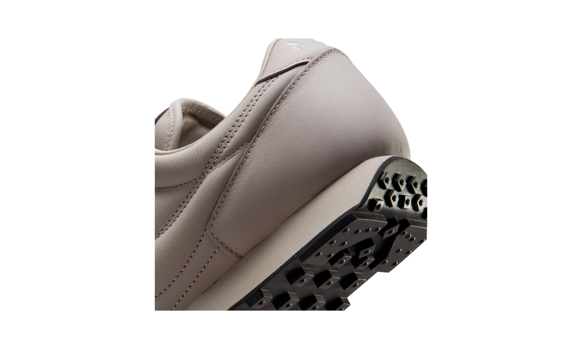 Nike Daybreak SP Moon Particle Light Bone