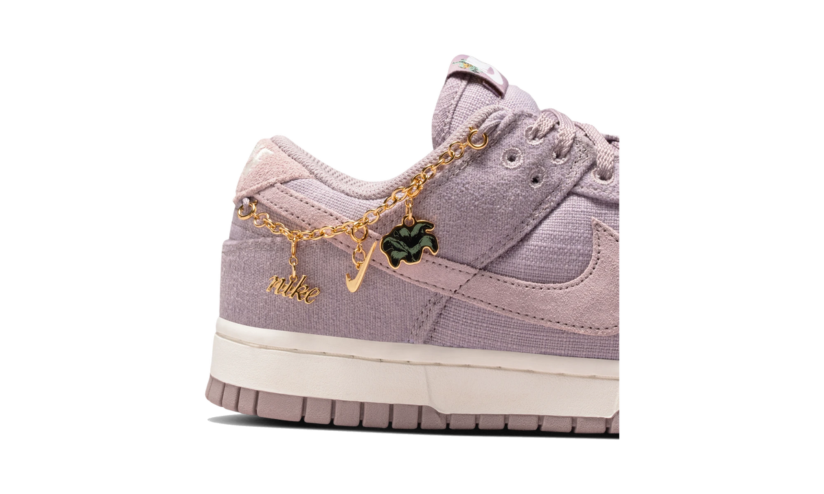 Nike Dunk Low Now Accepting All Flowers Black
