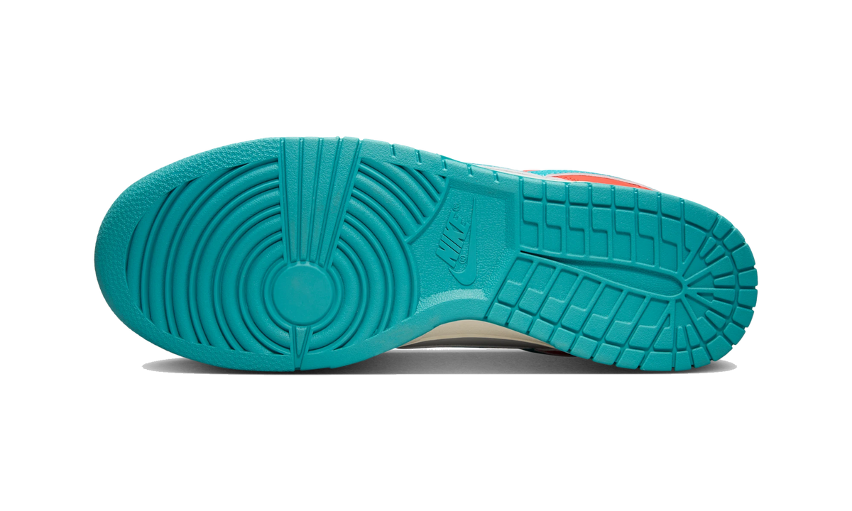 Nike Dunk Low Picante Red Dusty Cactus