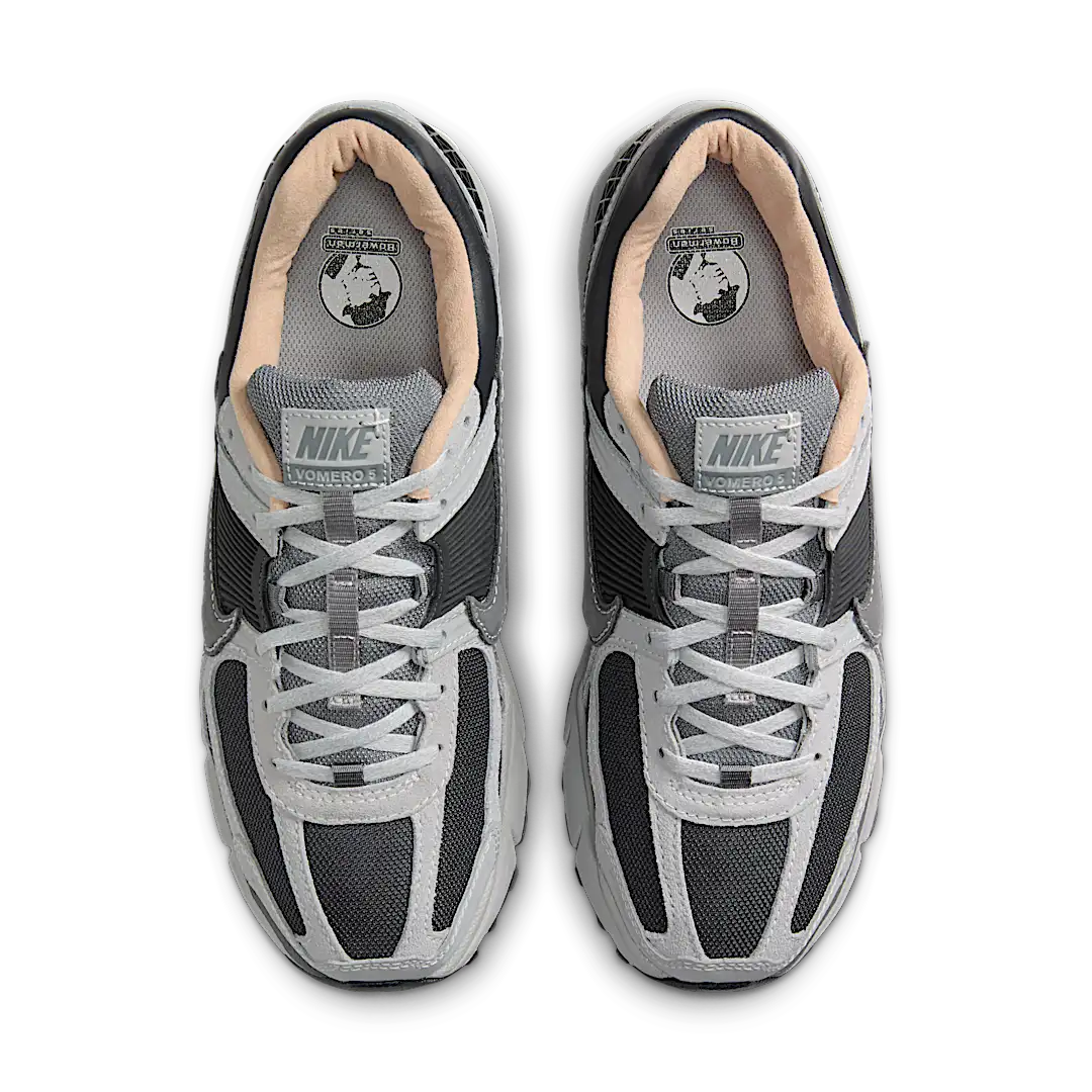 Nike Zoom Vomero 5 Dark Smoke Grey Vachetta, Dark Smoke Grey/Smoke Grey/Light Smoke Grey/Dark Smoke Grey/Vachetta Tan/Summit White (HV5982-001)