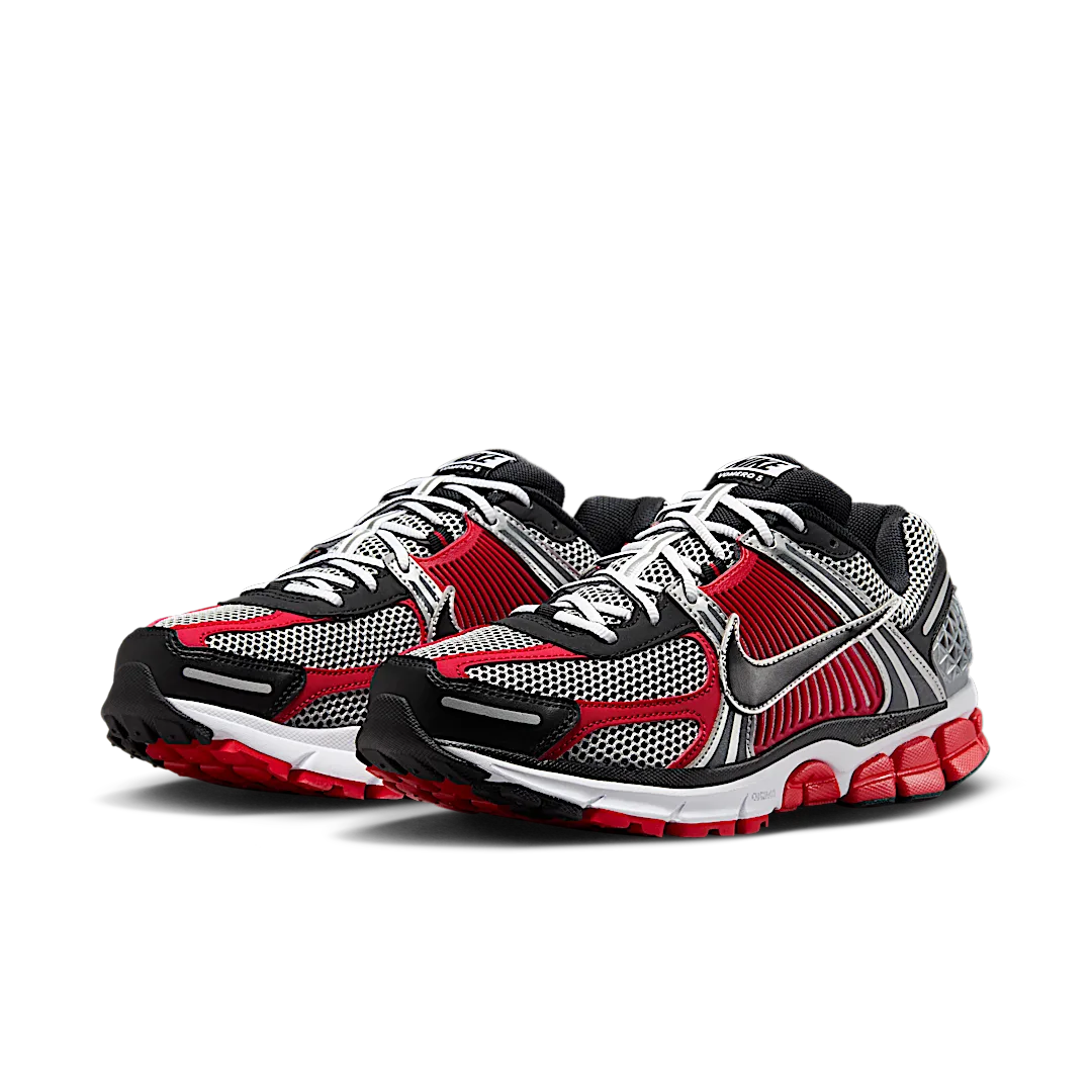 Nike Zoom Vomero 5 Metallic Silver University Red, Metallic Silver/University Red/White/Black (HV0926-095)