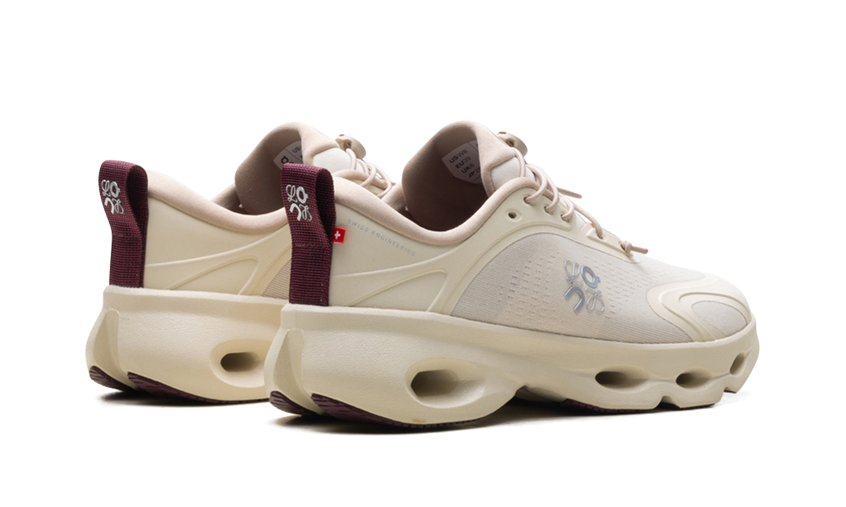 On Running Cloudsolo LOEWE Sand Burgundy