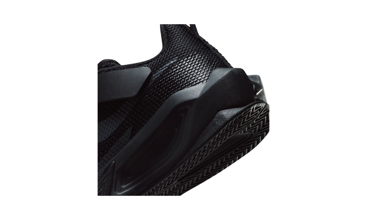 Nike S.T. Dynamite Basketball Shoe Black/Dark Smoke Grey/Black