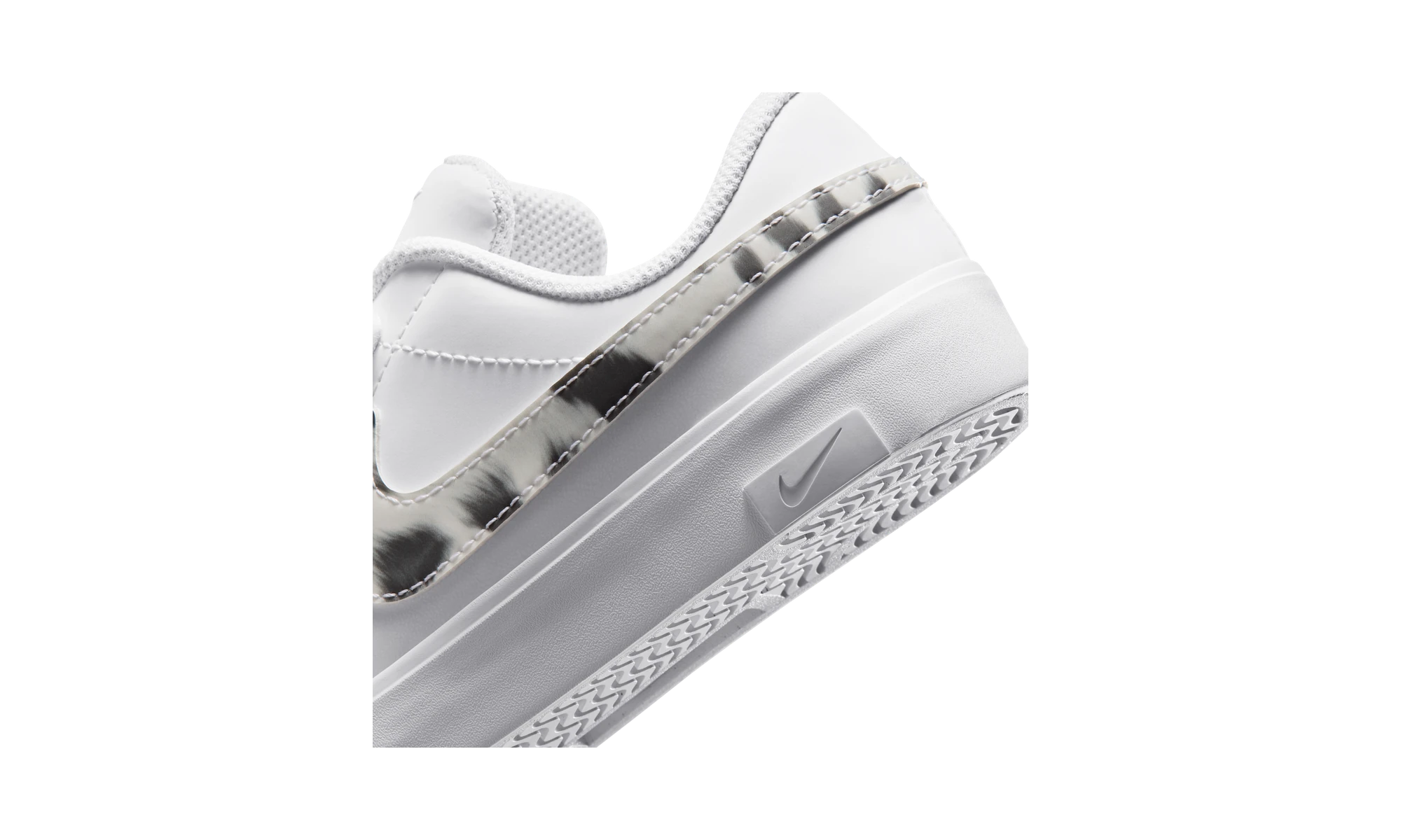 Nike Tennis Essential White/Black