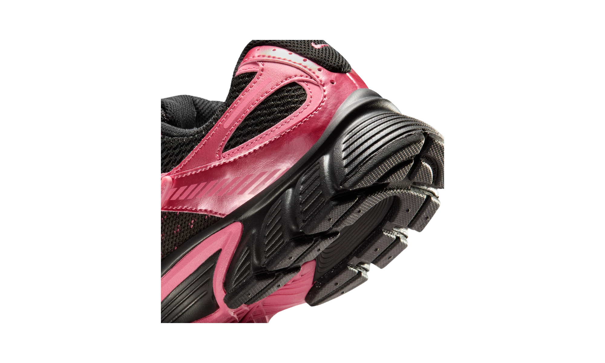 Nike V5 RNR shoes with reflective accents Black/Peony/Black