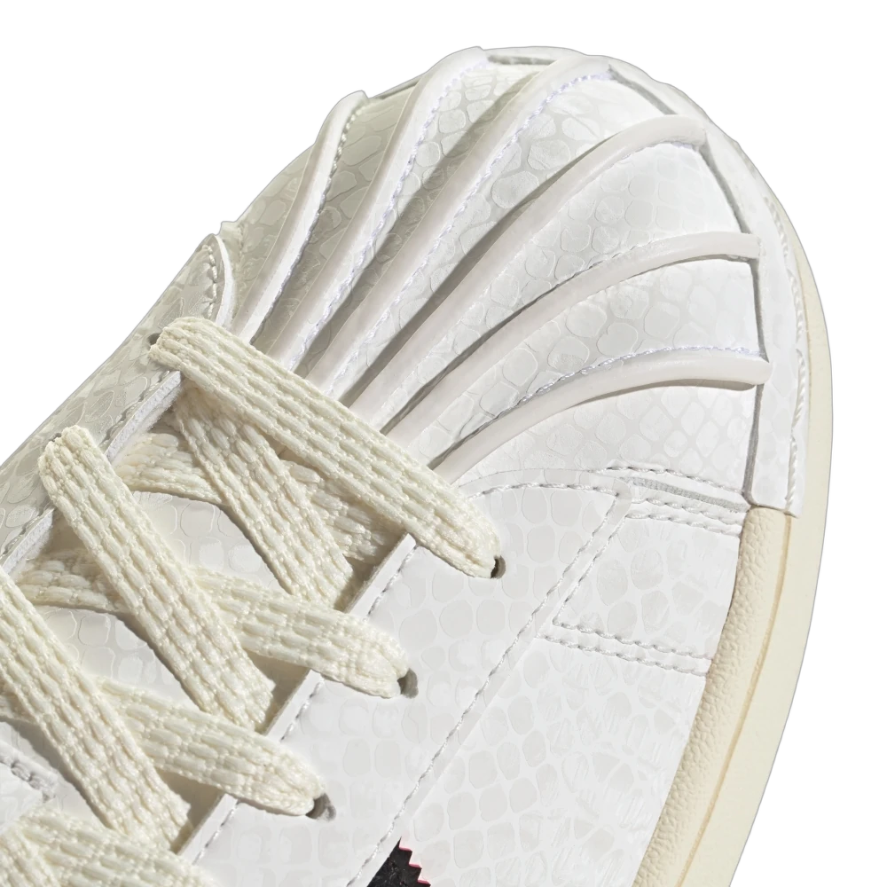 Adidas Superstar Year of the Snake, Cloud White/Core Black/Active Maroon (JR8036)