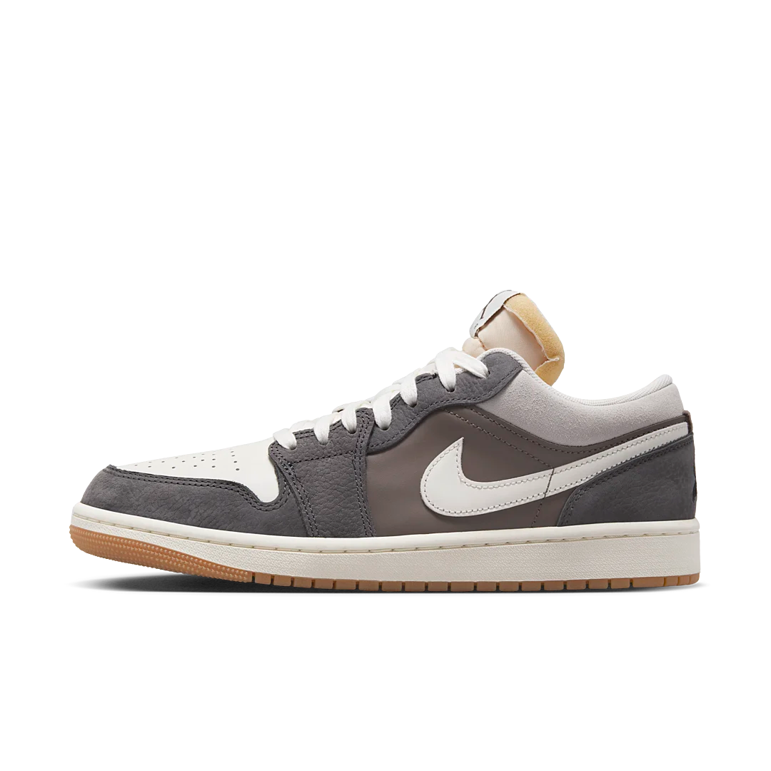 Air Jordan 1 Low SNKRS Day Korea Magpie (2023), White/Grey-Gum (FD0399-004)