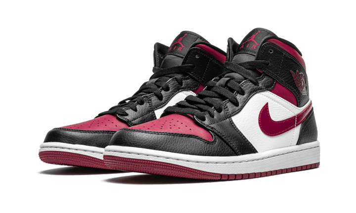 Air Jordan 1 Mid Bred Toe, Black/Noble Red-White (554724-066)