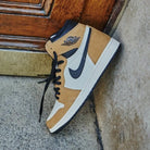 Air Jordan 1 Retro High Rookie of the Year, Golden Harvest/Black-Sail (555088-700)