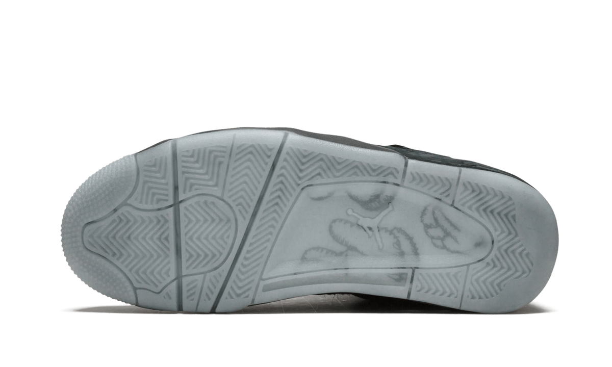 Air Jordan 4 Retro Kaws Black