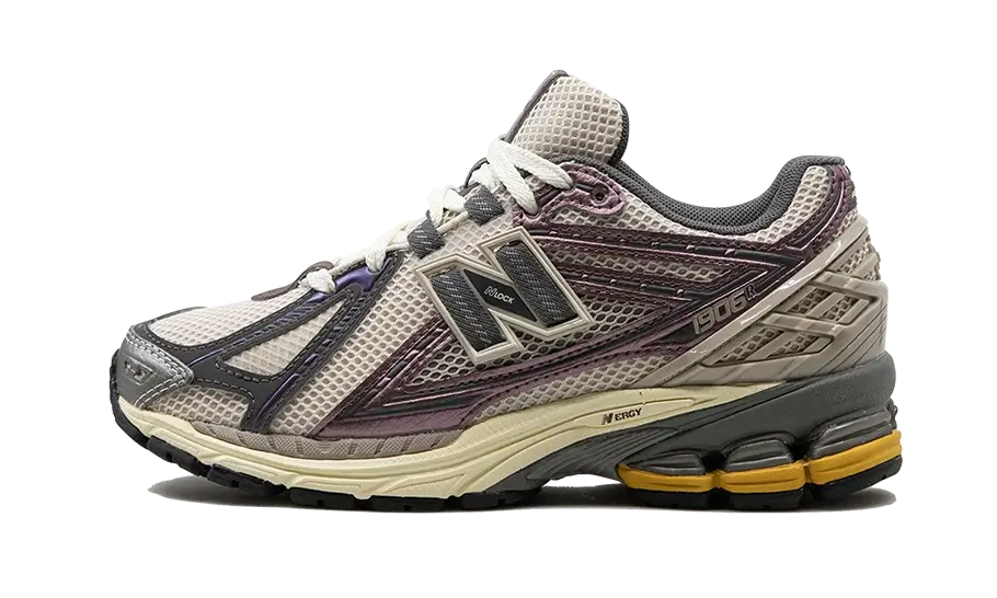 New Balance 1906R Licorice, Licorice/Moonbeam/Castlerock (M1906RRA)