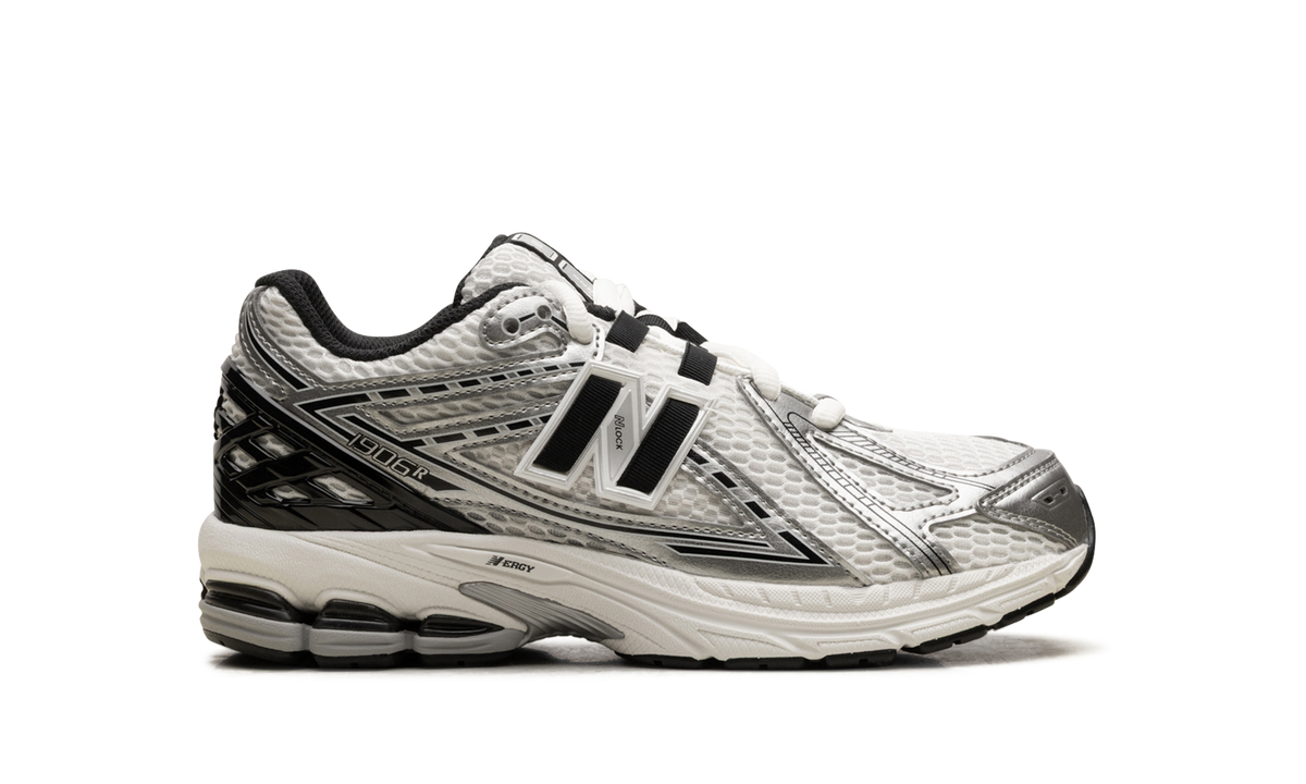 New Balance 1906R Silver Metallic Black