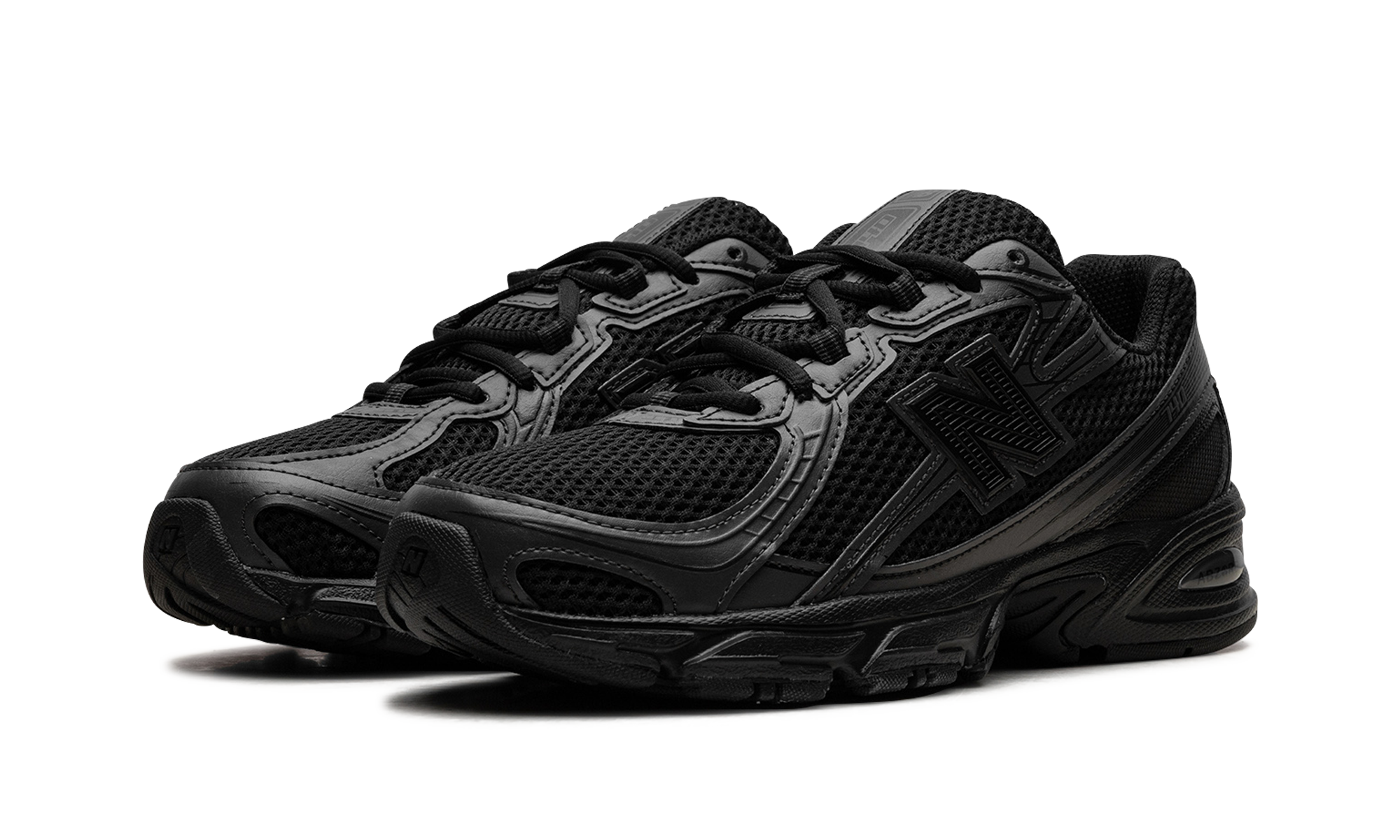 New Balance 740 Triple Black