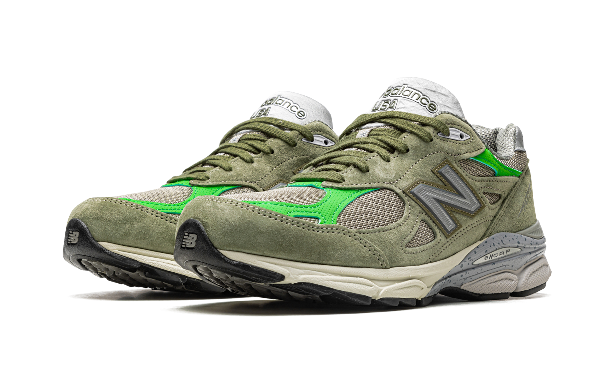 New Balance 990v3 MiUSA Patta Keep Your Family Close