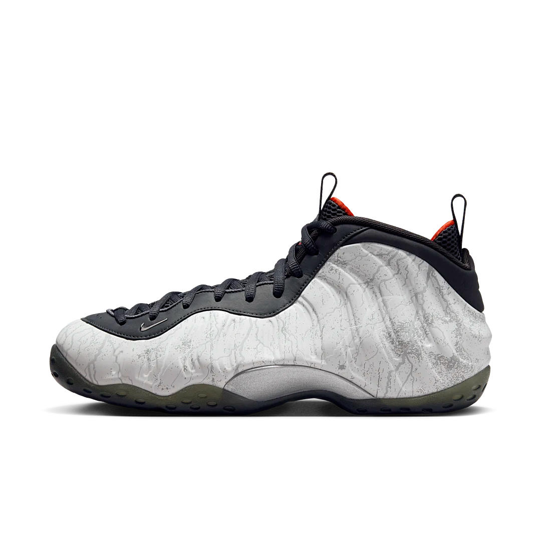 Nike Air Foamposite One Tekken 8 Jin Kazama, Photon Dust/Metallic Dark Grey/Off Noir/Dragon Red/Anthracite (HF6367-001)