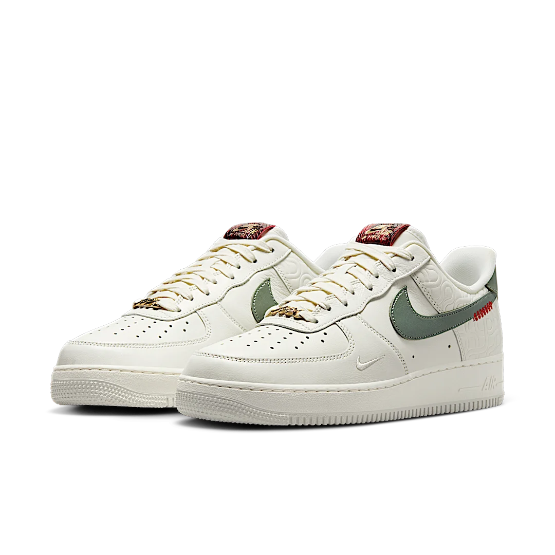 Nike Air Force 1 Low Year of the Snake, Sail/Jade Horizon/Light Bone/University Red/Metallic Gold/Sail (HV5979-130)