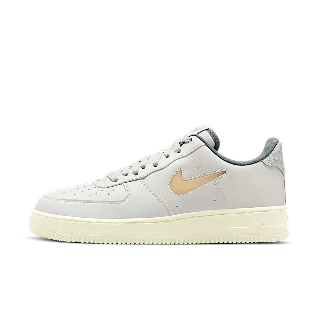 Nike Air Force 1 Low '07 Jewel Light Bone Coconut Milk, White/Pale Vanilla-Coconut Milk (DC8894-001)