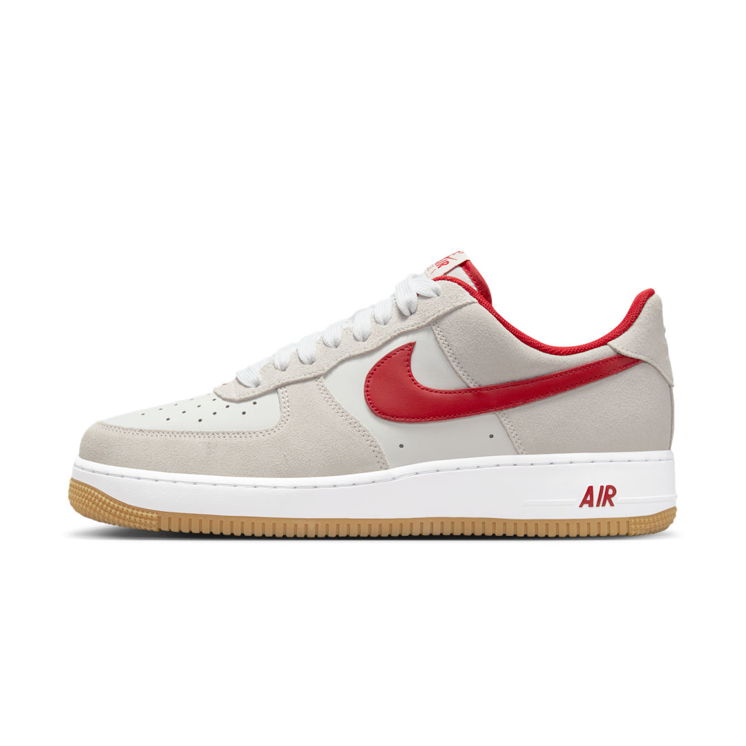 Nike Air Force 1 Low '07 LV8 Summit White Varsity Red Gum, Summit White/White/Gum Yellow/Varsity Red (IB6388-101)
