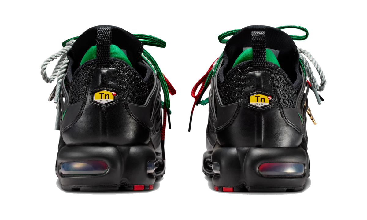 Nike Air Max Plus Homecoming Black