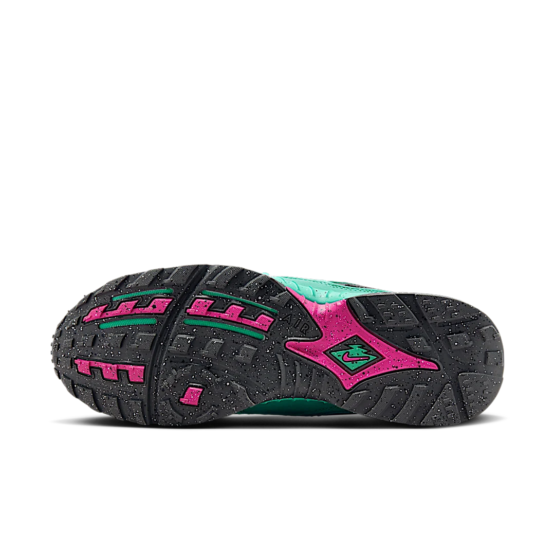 Nike Air Terra Humara Undefeated Light Menta, Light Menta/Black-Iron Grey (FN7546-301)