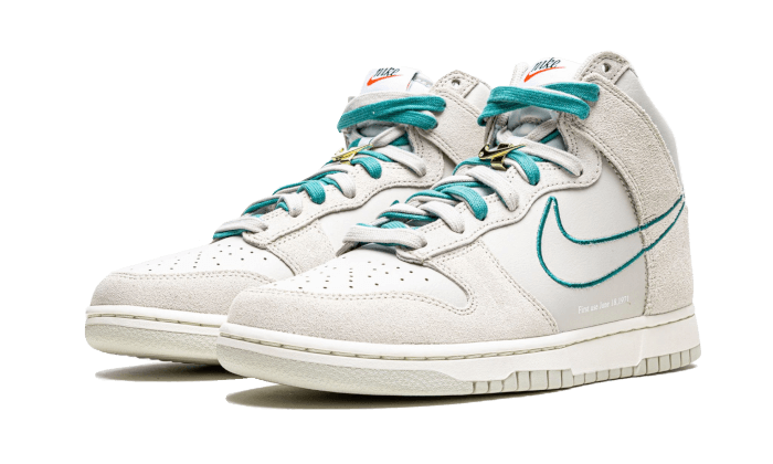 Nike Dunk High SE First Use Sail, Light Bone/Light Bone/Sail/Green Noise (DD0733-001)