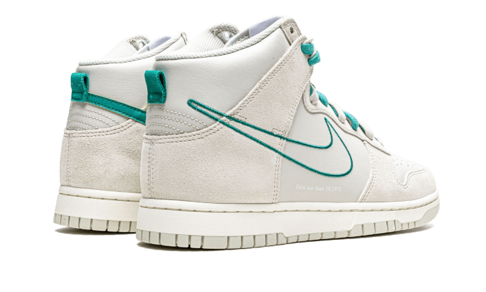 Nike Dunk High SE First Use Sail, Light Bone/Light Bone/Sail/Green Noise (DD0733-001)