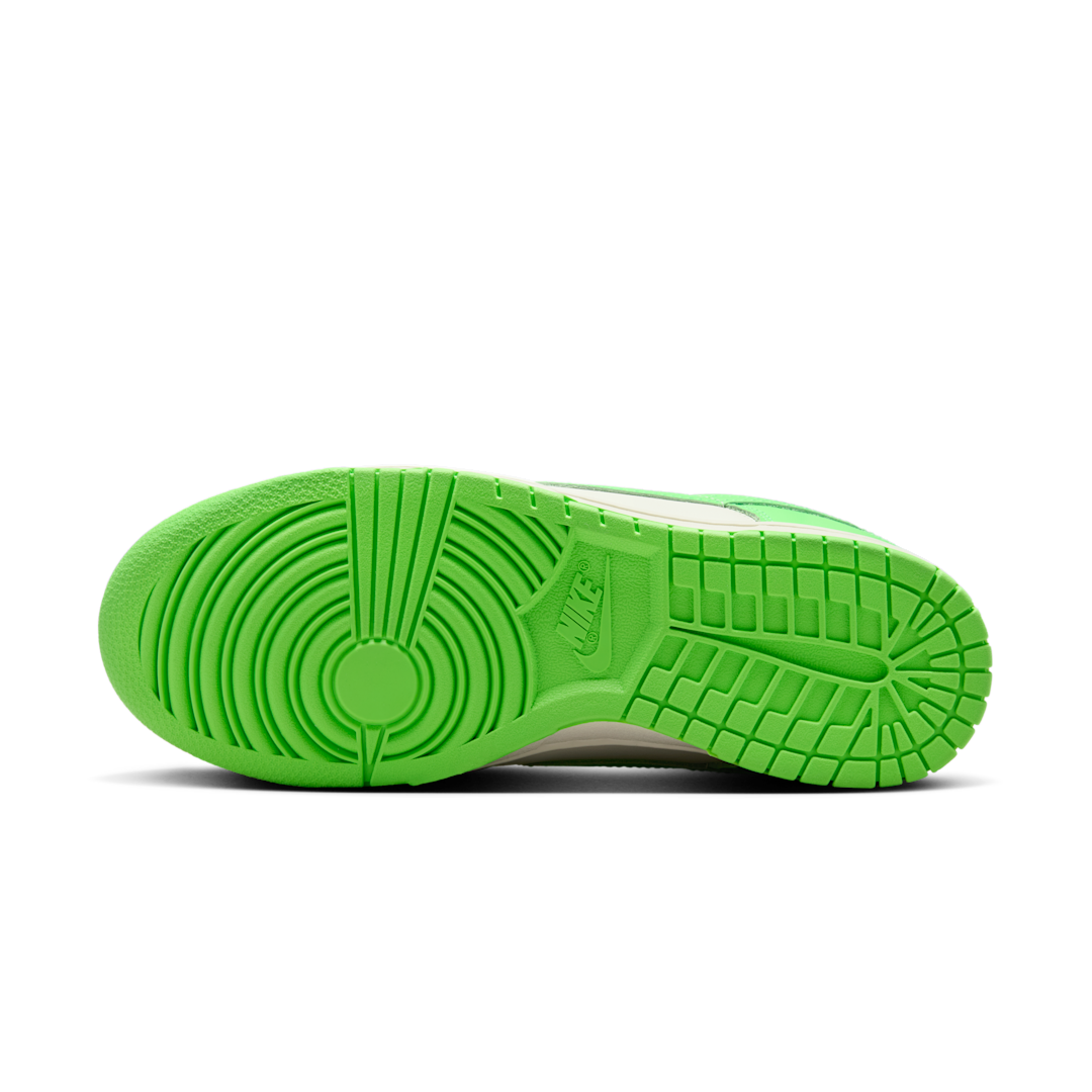 Nike Dunk Low Green Strike