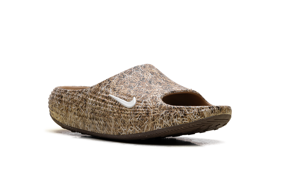 Nike ReactX Rejuven8 Slide .SWOOSH Touch Grass Wheat