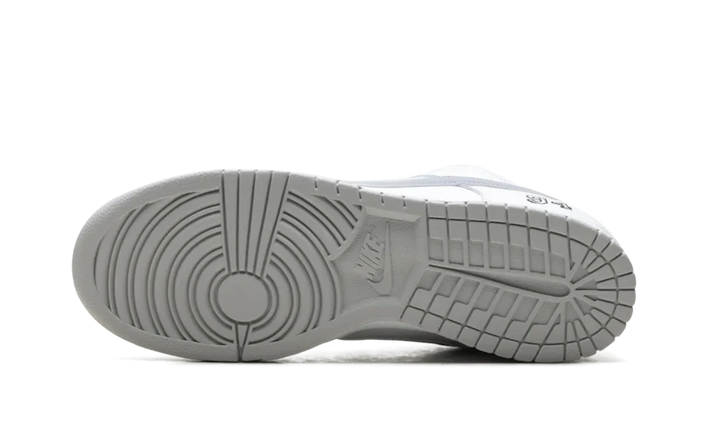 Nike SB Dunk Low Supreme 94 White Metallic Silver, White/Metallic Silver/White (HQ8487-100)