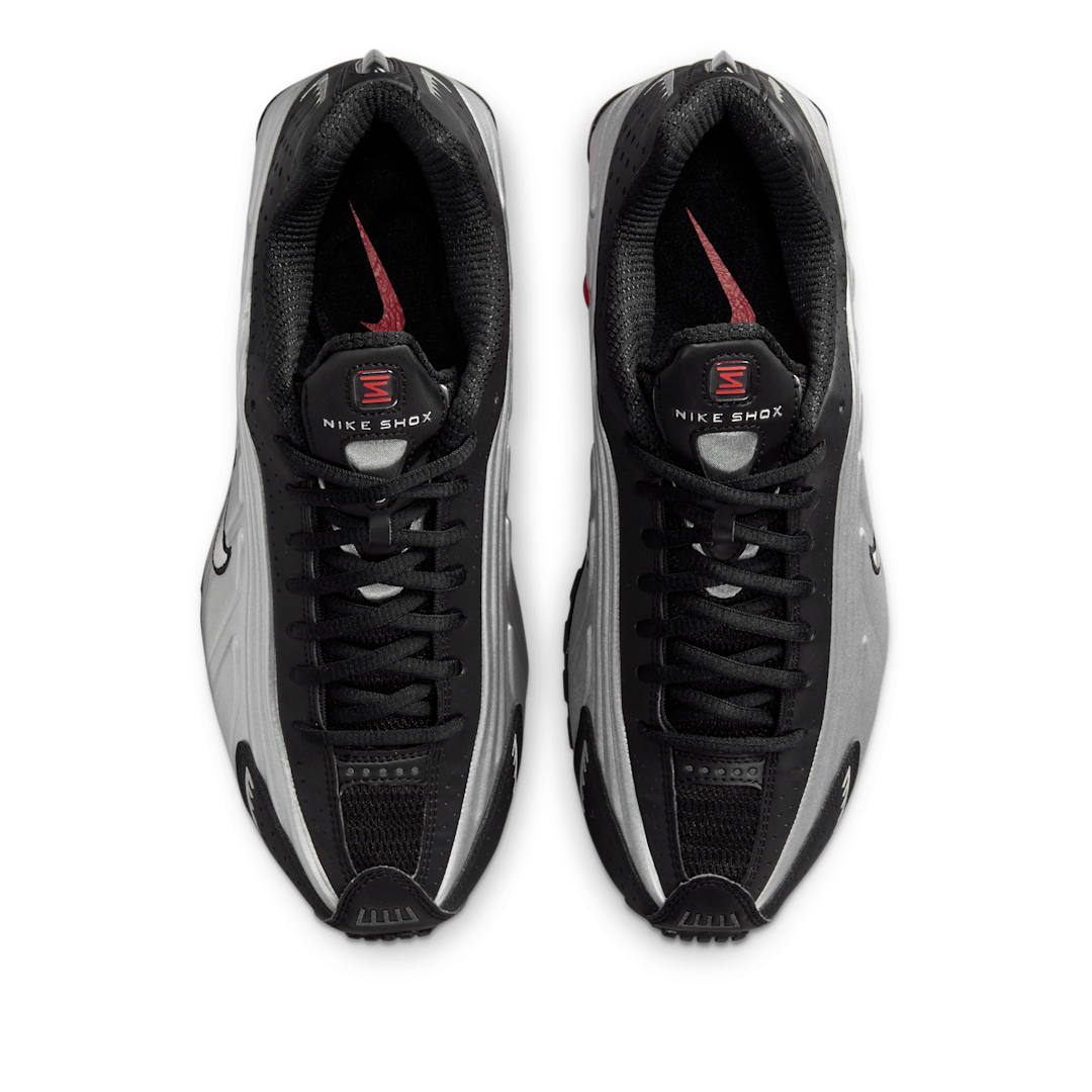 Nike Shox R4 Black Metallic Silver (2025), Black/Light Crimson/Black/Metallic Silver (AR3565-011)