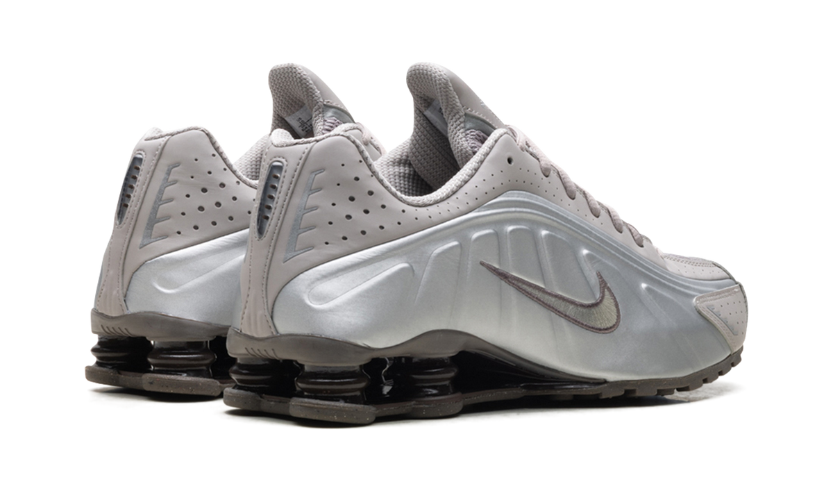 Nike Shox R4 Cave Stone