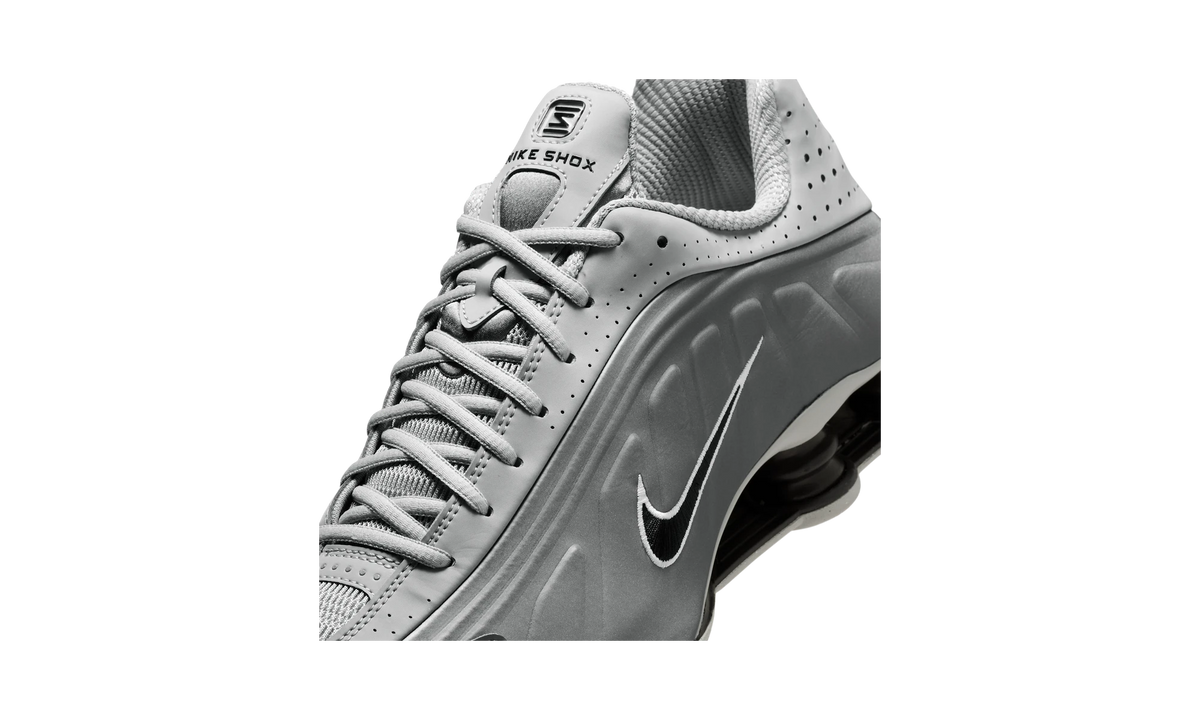 Nike Shox R4 Light Smoke Grey Black