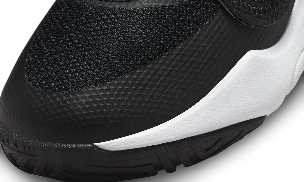 Nike Team Hustle D11 PS Black White
