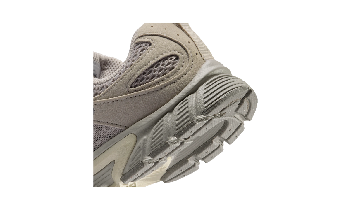 Nike V5 RNR PS Moon Particle Light Orewood Brown