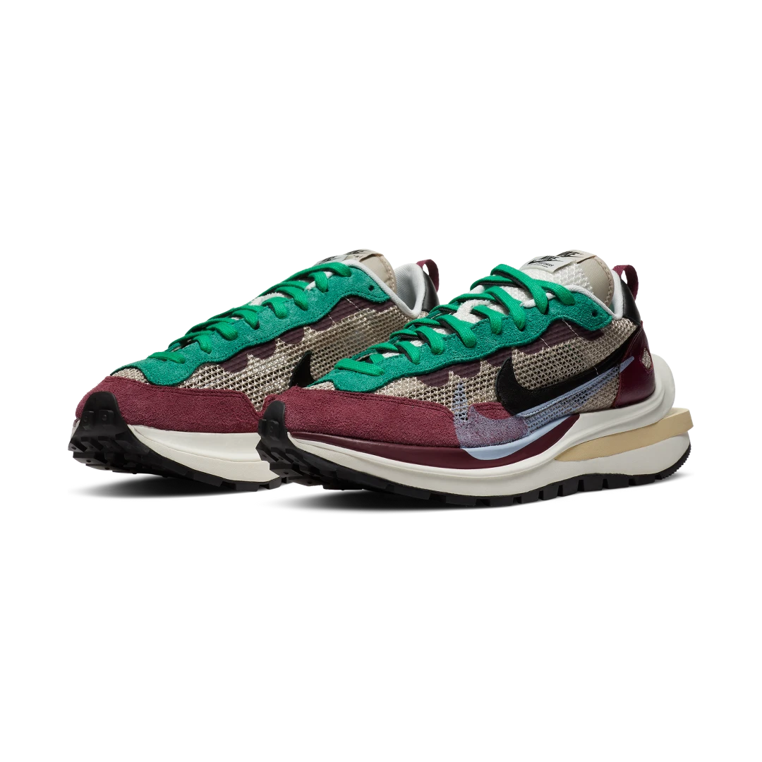 Nike Vaporwaffle sacai Villain Red Neptune Green