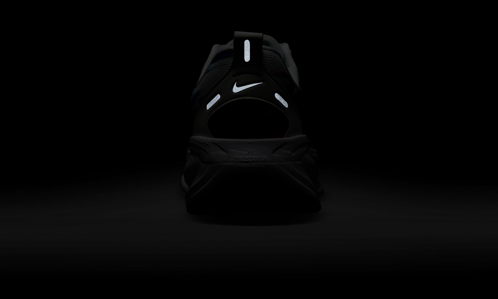 Nike Vomero 18 SE Light Trails Pack